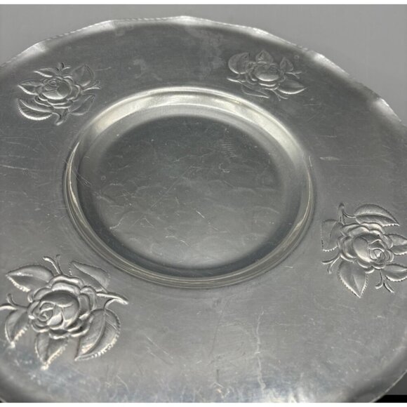 Vtg Hammered Metal Serving Plate Embossed Floral Design 12" - Picture 2 of 5
